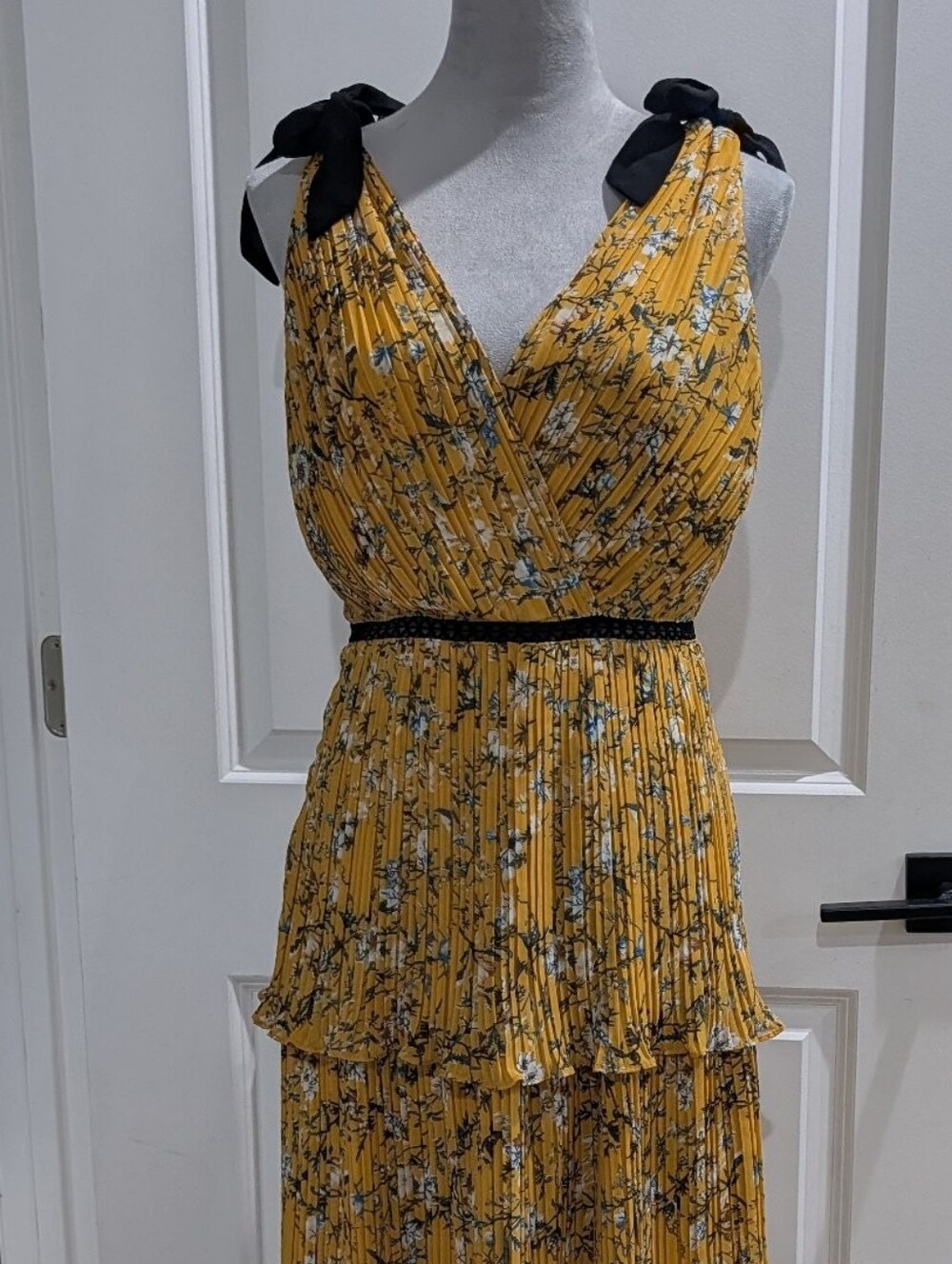 Lulu's‎ Yellow Floral Pleated Tiered Maxi Dress with Black Tie Straps Romantic - Picture 2 of 6